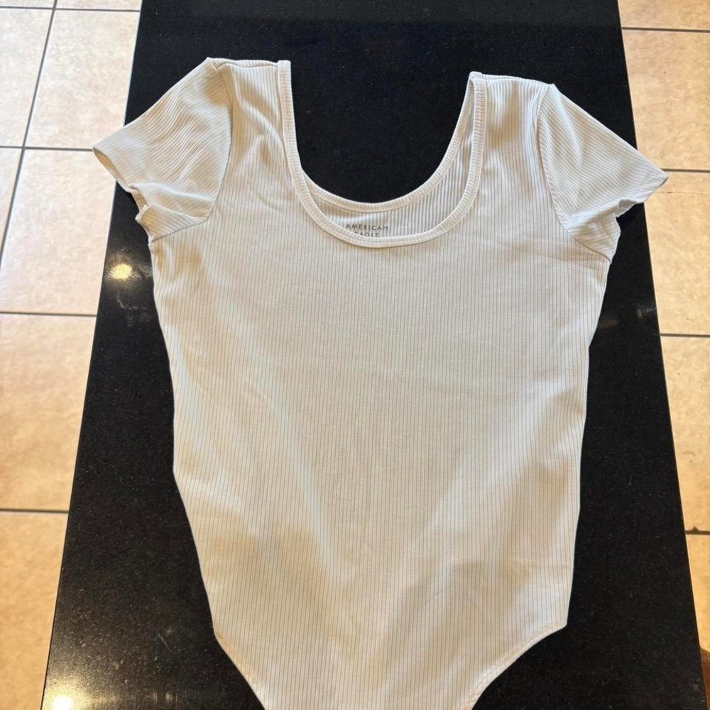 American Eagle Womens‎ L Ribbed Ivory Basic Capsule Wardrobe Scoop Neck Bodysuit